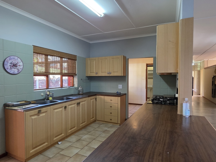 4 Bedroom Property for Sale in Wavecrest Eastern Cape